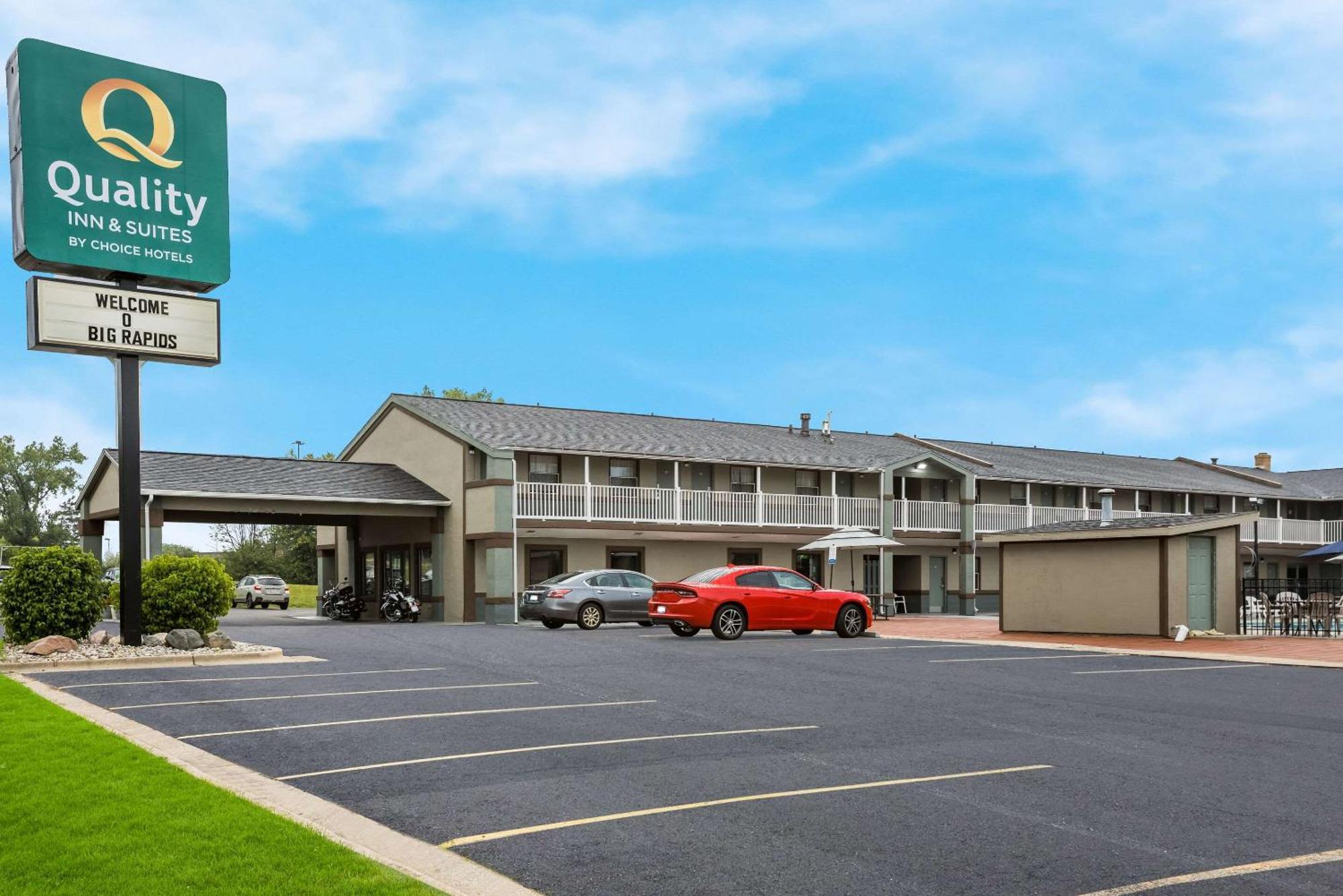 Quality Inn & Suites Big Rapids Exterior foto